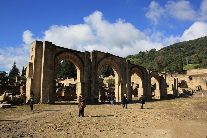 Guided visit to Medina Azahara - The Official Guide Factor: How the Visit Becomes Understandable