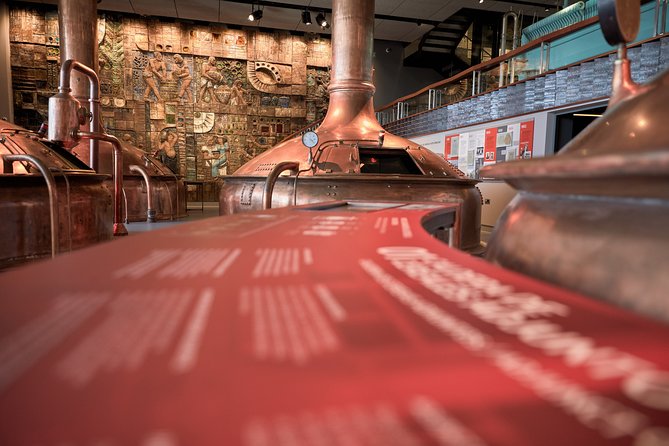 Guided Visit to the Estrella Galicia Museum with Beer Tasting - The Perfect Service pour lesson and your 5-beer tasting