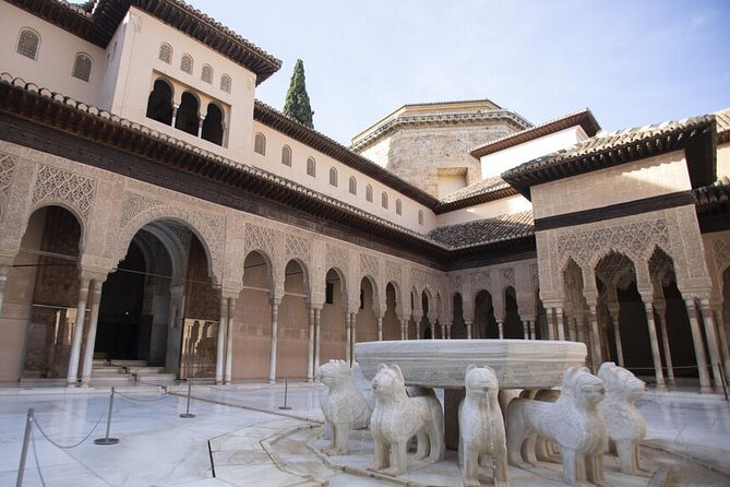 Guided Walking Tour of the Alhambra in Granada - Generalife Gardens: Summer Palace Vibes and Water Play