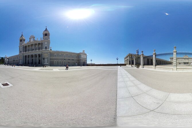 Historic Madrid Virtual Reality Experience with an Official Guide - Plaza de Oriente: Royal Palace Views and Court Stories