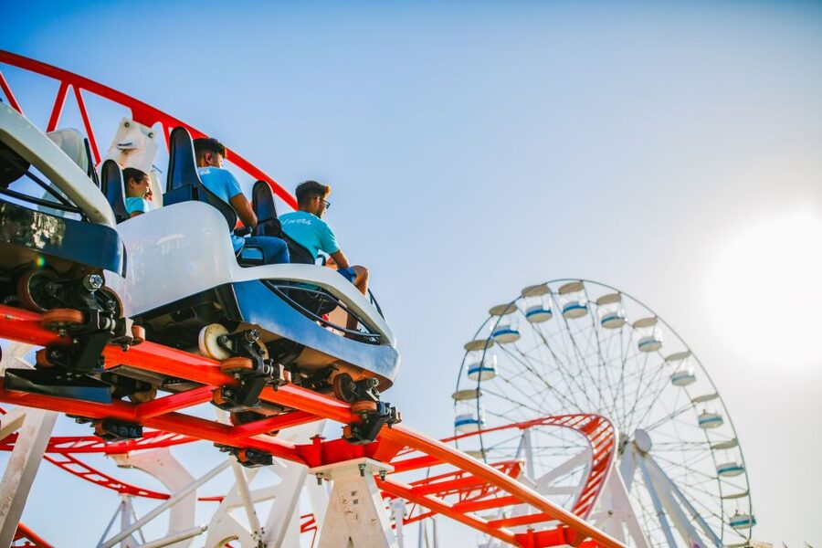 Holiday World Maspalomas Wooland Ticket - Spin Loop, Ferris wheel, and the carousel break in the action