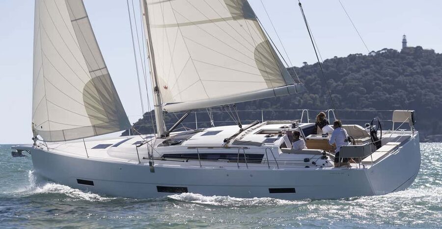 Ibiza: Midday or Sunset Sailing with Snacks and Open Bar - First Impressions: Boarding a Luxury Yacht in Ibiza