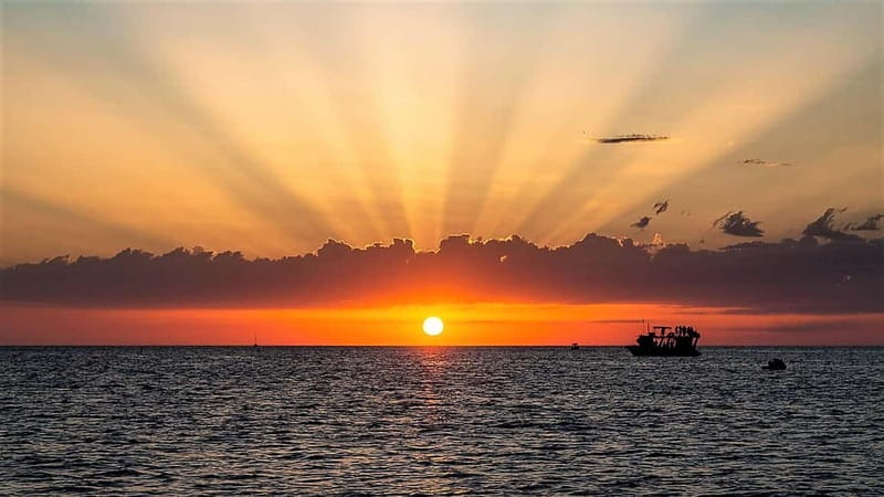 Ibiza: Snorkeling, Sunset Beach and Cave Boat Trip - Stop 1 and the First Splash: Gear, Safety, and What to Do Immediately