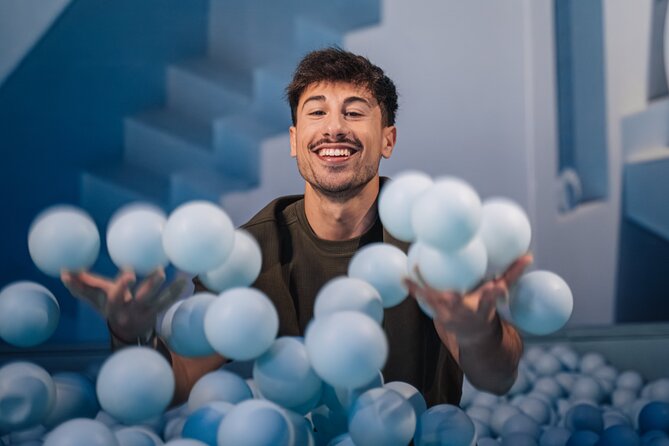 IKONO: a Unique Sensory and Photographic Experience - What you’ll actually do inside: touches, colors, and interactive rooms