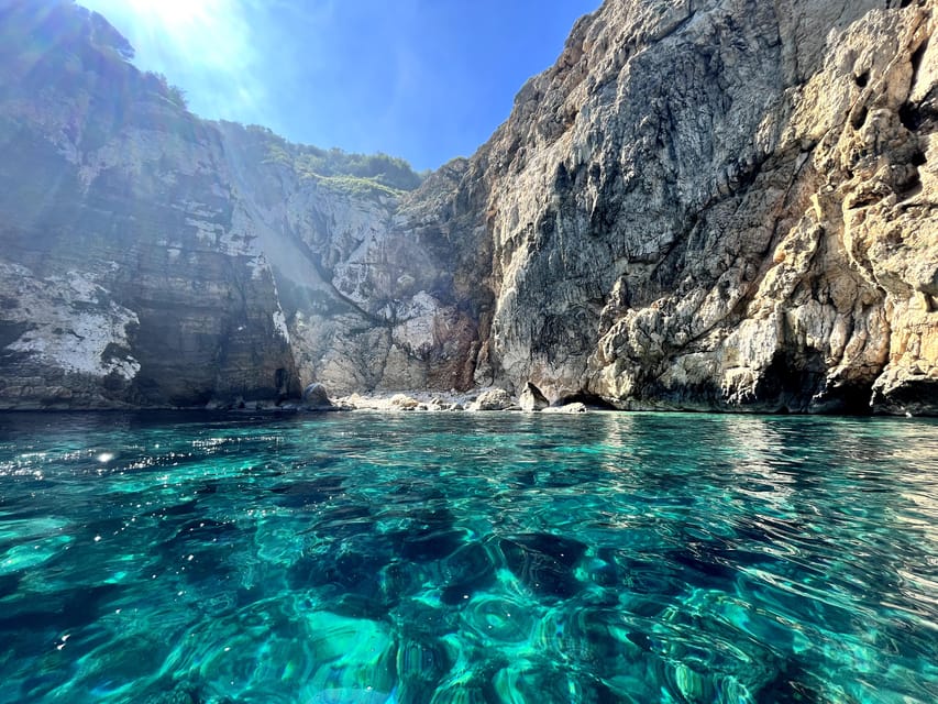 Jávea: Cala Portixol Kayak Tour with Snorkel & Cliff Jumping - Portixol start point, gear check, and the easy beginning