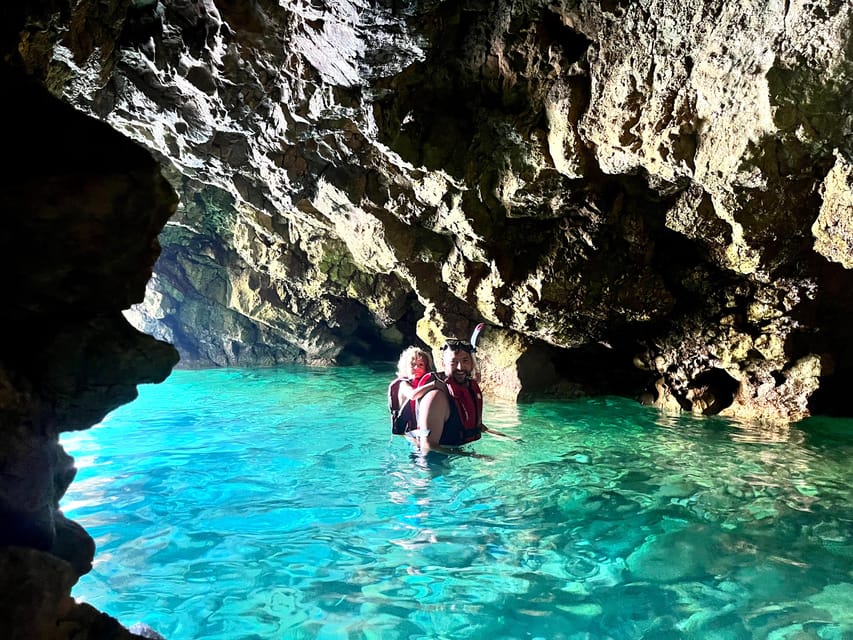 Jávea: Cala Tango and San Antonio Nature Reserve Kayak Tour - Platja del Pope paddle-out: a calm start before the action