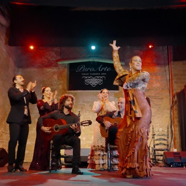 Jerez: Flamenco Show and Menú at Tablao Puro Arte 2025 - Your drink, local wines, and how the menu upgrade works