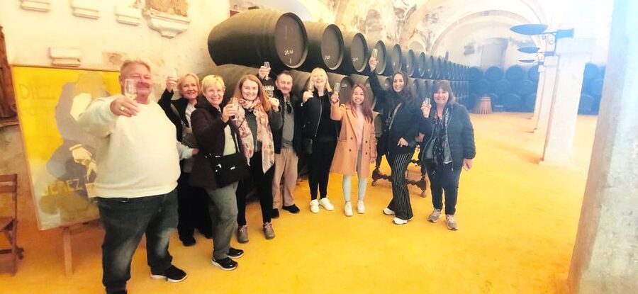 Jerez: Guided Winery Tour with Wine Tasting - Plaza Silos 3 meeting point: go early, not right on time
