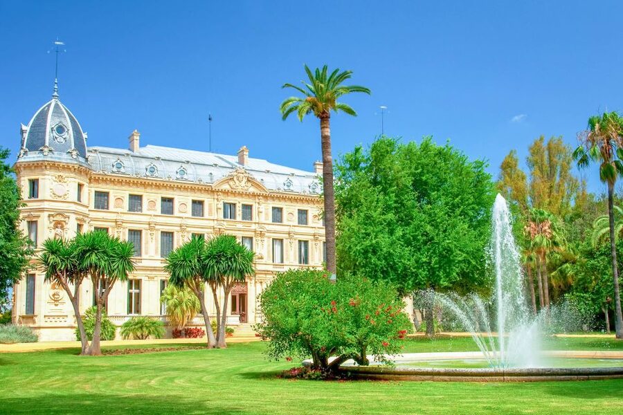 Jerez: Royal Andalusian School of Equestrian Art Admission - Stables and the octagonal layout that makes you feel close