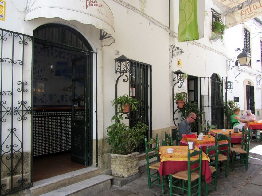Jerez: Traditional Tapas Tour - Jerez in two hours, the tabanco way