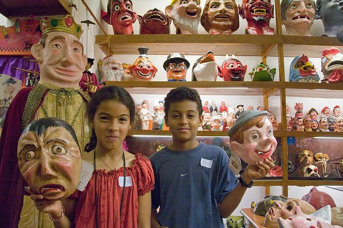 Kids and Family Gothic Quarter Walking Tour in Barcelona - Starting At Plaça de lÀngel (10:00 AM) And Keeping It Simple
