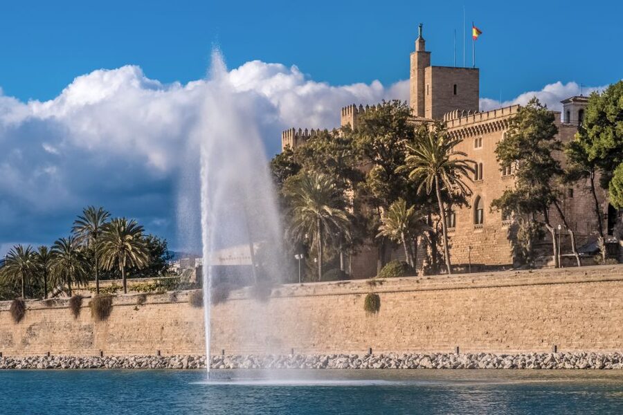 La Almudaina Palace Entry Ticket - La Almudaina Palace, what makes it worth your time