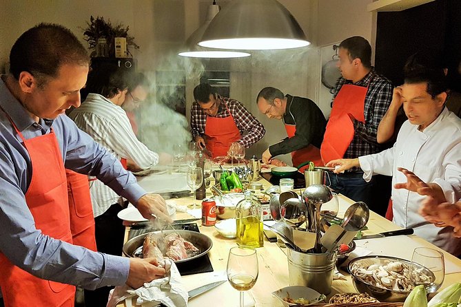La Boqueria Market and Paella Cooking Class in Barcelona - Start at Pl. Reial, then into the market mindset