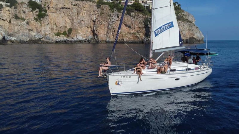 La Herradura: Sailing with a view of dolphins - Why Maro-Cerro Gordo feels special on a sailing boat
