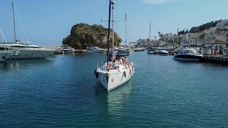 La Herradura: Sailing with a view of dolphins - Following the coastline in the Maro-Cerro Gordo Natural Park