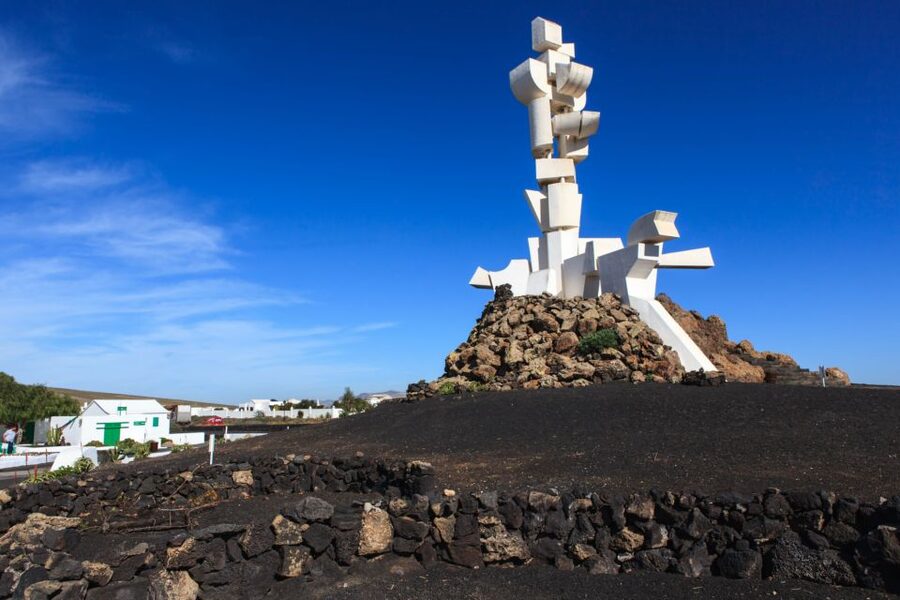 Lanzarote: César Manrique Full-Day Tour - Jardín de Cactus: 1,100 species on volcanic ground