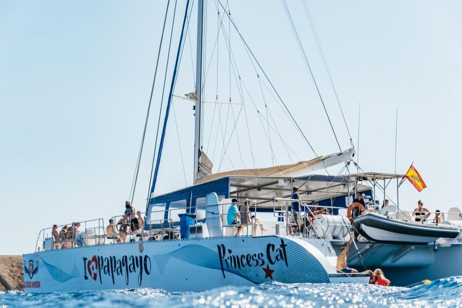 Lanzarote: Day Trip to the Papagayo Beaches by Catamaran - Costa de Papagayo Catamaran, the value play for a Lanzarote beach day