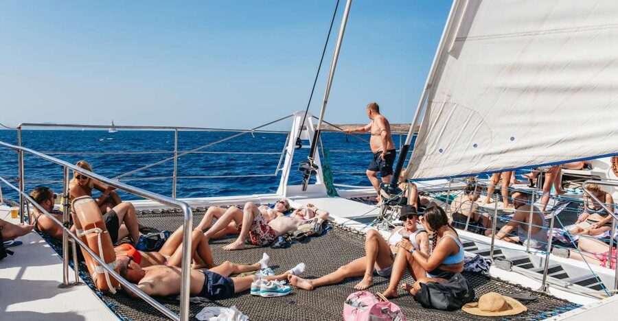 Lanzarote: Day Trip to the Papagayo Beaches by Catamaran - Sailing south on a sailing catamaran for about an hour