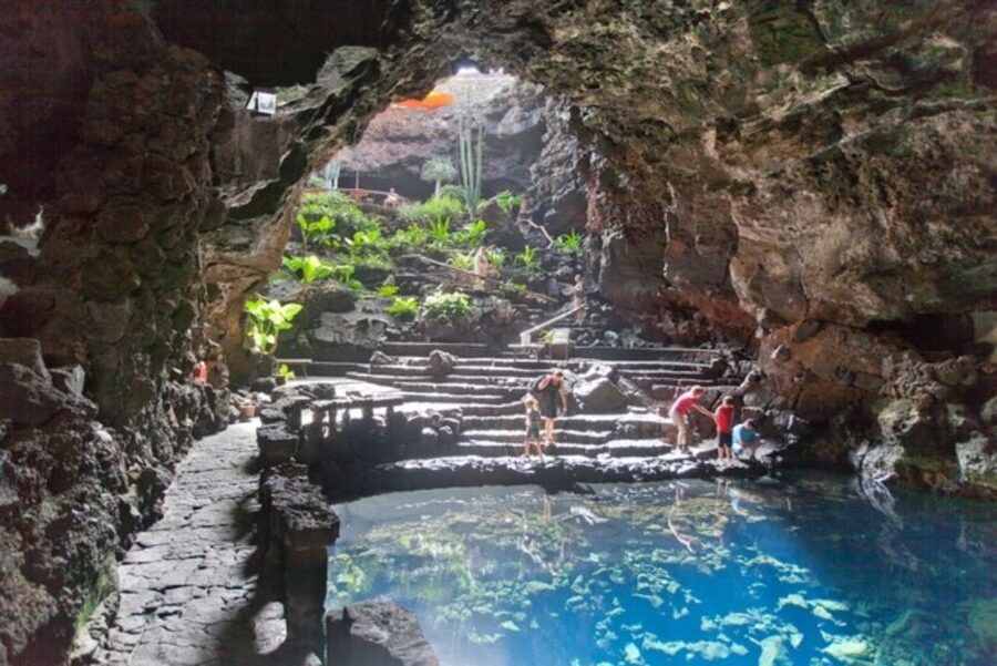 Lanzarote: Full Day Bus Tour with Scenic Views - Lunch, Water, and the Small Stuff That Changes Your Comfort