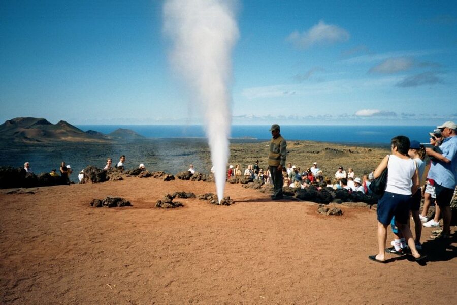 Lanzarote: Full Day Bus Tour with Scenic Views - Price Check: Why $102 Can Be Fair, or Not, Depending on You