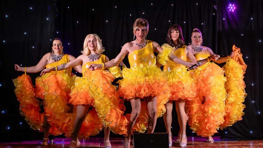 Lanzarote: MHT - Music Hall Tavern - Comedy Drag Dinner Show - Arrival, meet and greet, and the dinner that starts the night