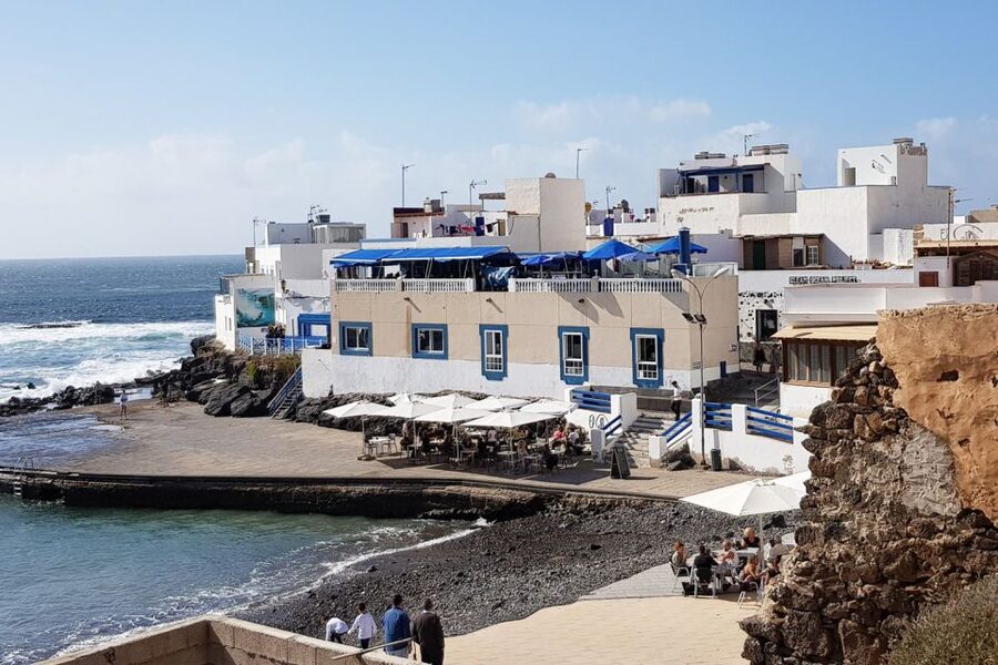 Lanzarote: Return or 1-Way Ferry to Fuerteventura with Wifi - Return vs 1-way ferry: how to choose the best option