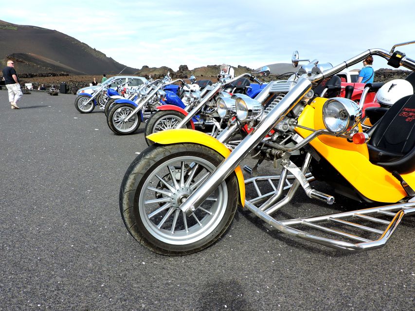 Lanzarote: three wheeler trike tour for three people - The trike experience: car comfort with bike energy