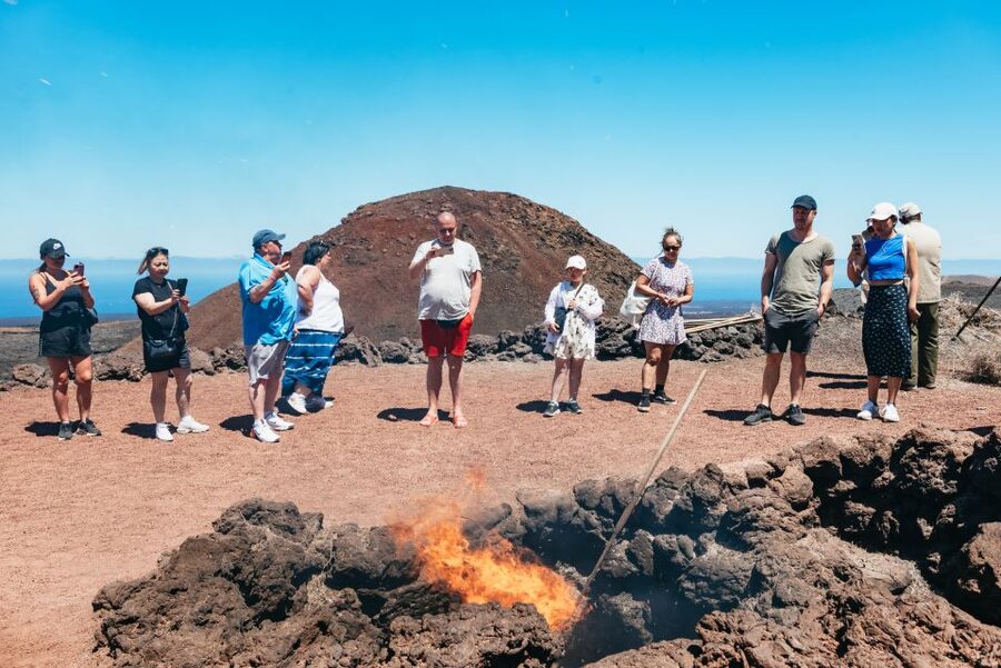 Lanzarote: Timanfaya National Park & La Geria Tour - El Golfo and the Green Lagoon: a quick detour with big payoff
