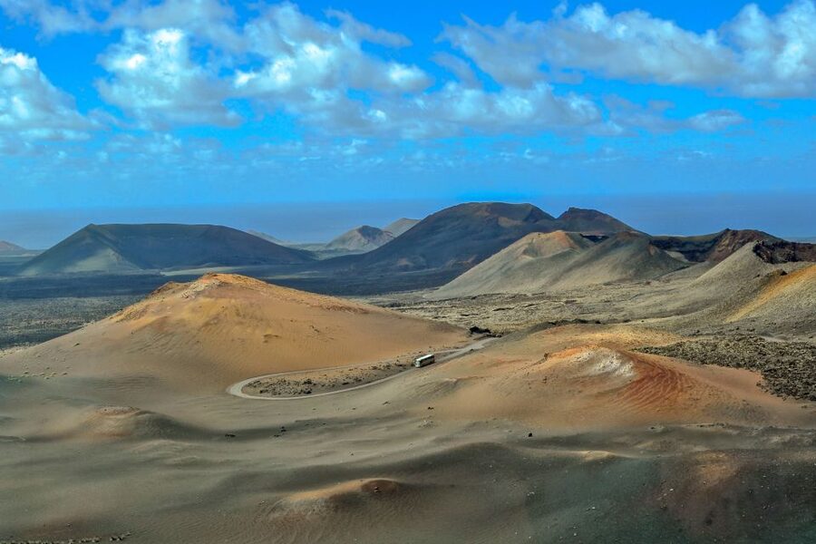 Lanzarote: Volcanos of Timanfaya and Caves Tour with Lunch - Timanfaya National Park, the heat, the route, and the big-picture storytelling