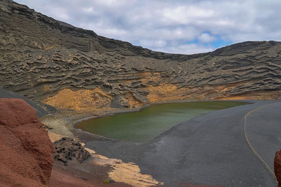 Lanzarote: Volcanos of Timanfaya and Caves Tour with Lunch - Los Jameos del Agua, volcanic tunnel turned into art you can walk through