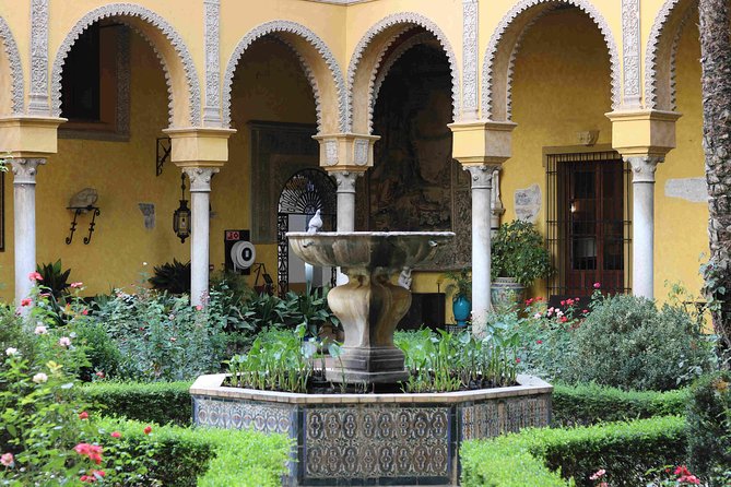 "Las Dueñas" Palace ticket + Audioguide - Price and value: what $18.57 buys you