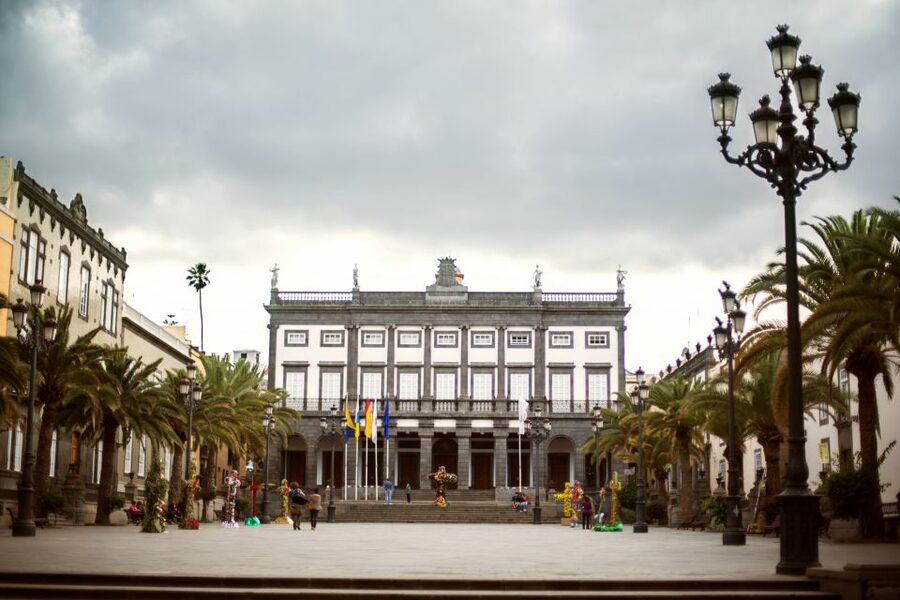 Las Palmas: City Sightseeing Hop-On Hop-Off Bus Tour - Comfort, headsets, and cruise-day realities