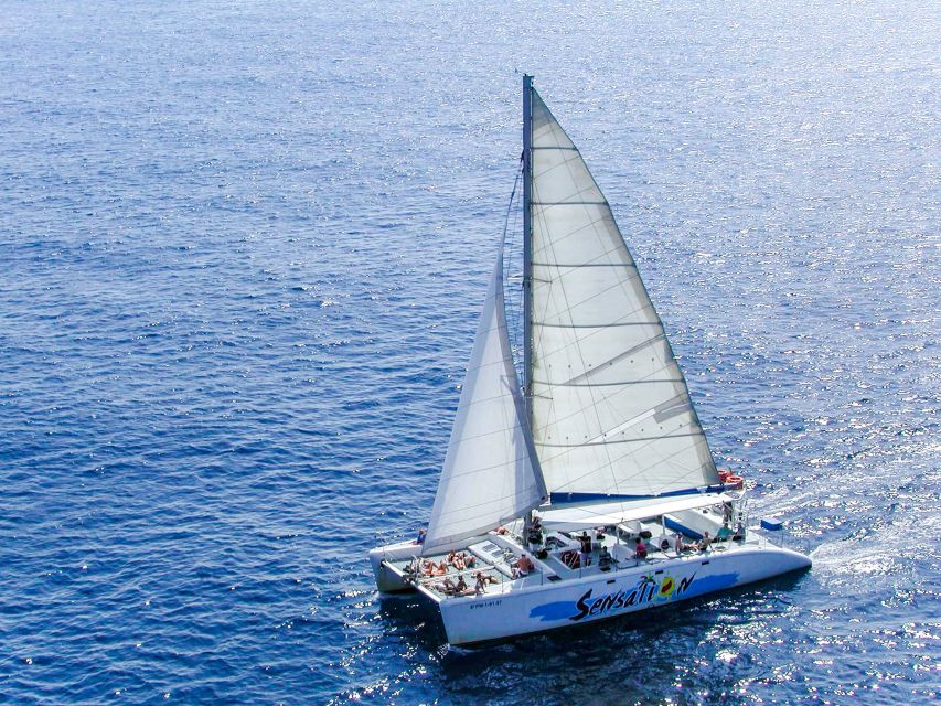 Lloret de Mar: Catamaran Sailing Cruise with BBQ and Drinks - Rules that affect comfort: alcohol, glass, jumping, and costumes