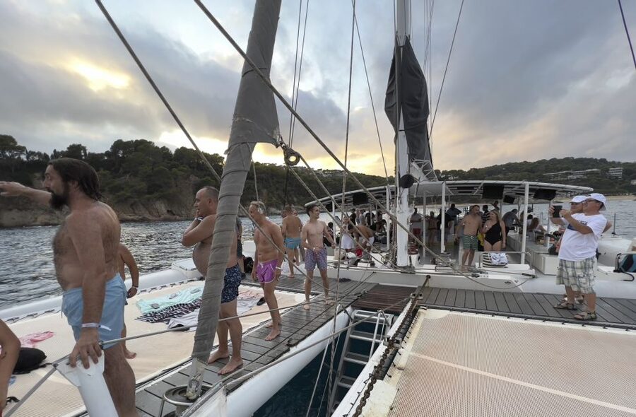 Lloret de Mar: Sunset Catamaran Cruise with DJ and Drinks - Drinks Included: How the Up-to-5 Option Shapes the Experience