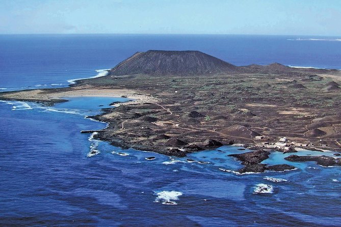Lobos Island Ferry with Snorkel from Corralejo, Fuerteventura - Isla de Lobos: a tiny island with big variety (Caldera, beaches, village)
