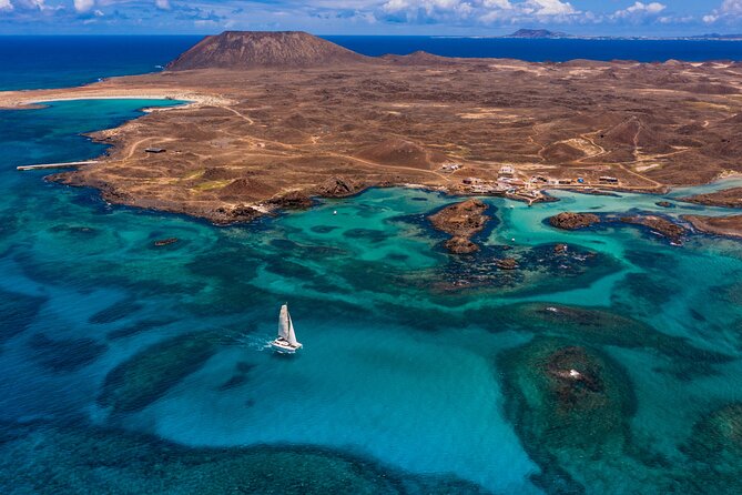 Lobos Island Half-Day Sailing Tour with Lunch - Entering the channel: what the El Río route changes for you