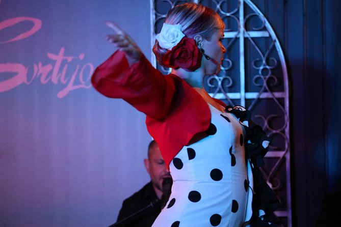 Local Flamenco Show with dinner at El Cortijo - Who this flamenco with dinner night is best for