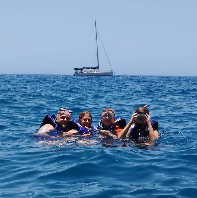 Los Cristianos: Kayak & Snorkel Tour with turtles and photos included - How José and Alejandro guide you through safety and wildlife