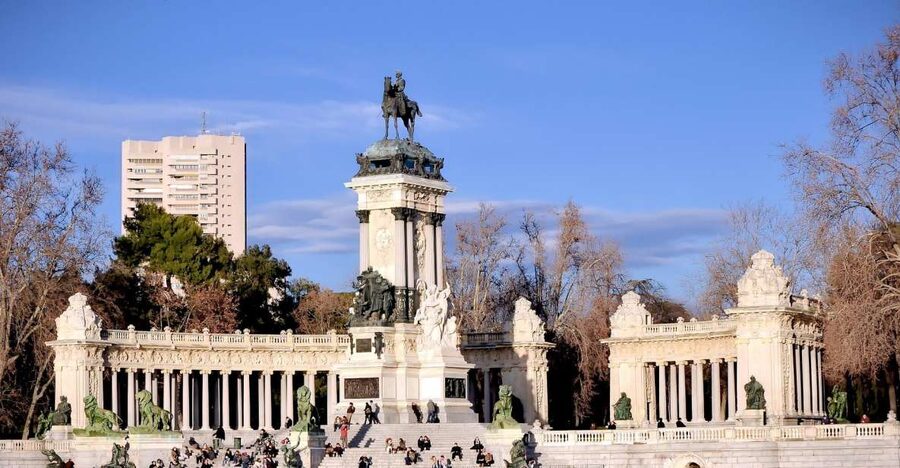 Madrid: 1.5-Hour Retiro Park Guided Walking Tour - Key highlights worth showing up for