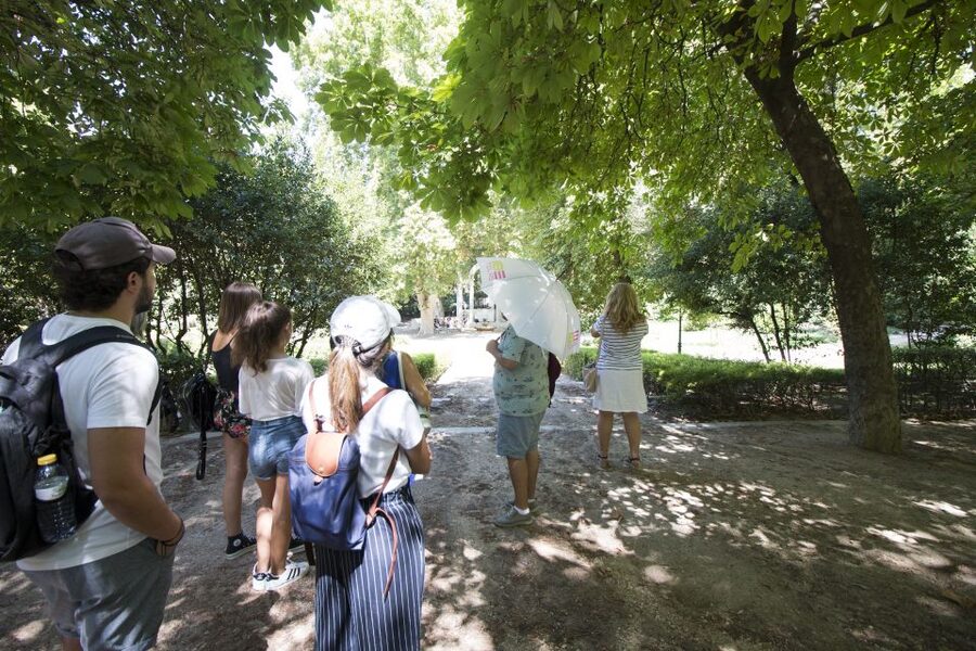 Madrid: 1.5-Hour Retiro Park Guided Walking Tour - The part most people underestimate: sculptures, trees, and garden rhythm