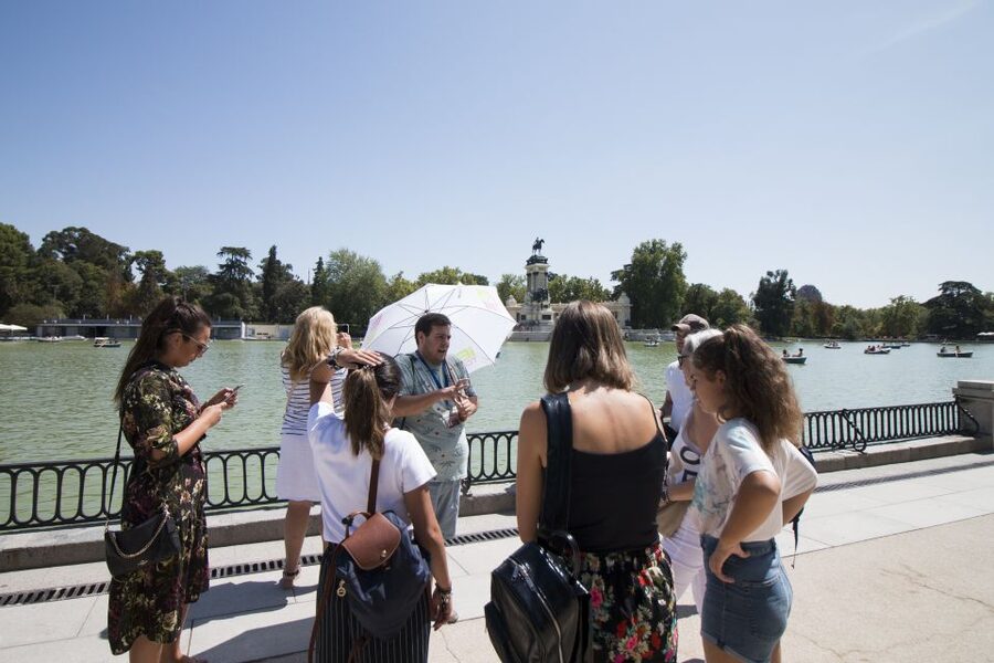 Madrid: 1.5-Hour Retiro Park Guided Walking Tour - The loop you will follow: Crystal Palace, pond, and Alfonso XII