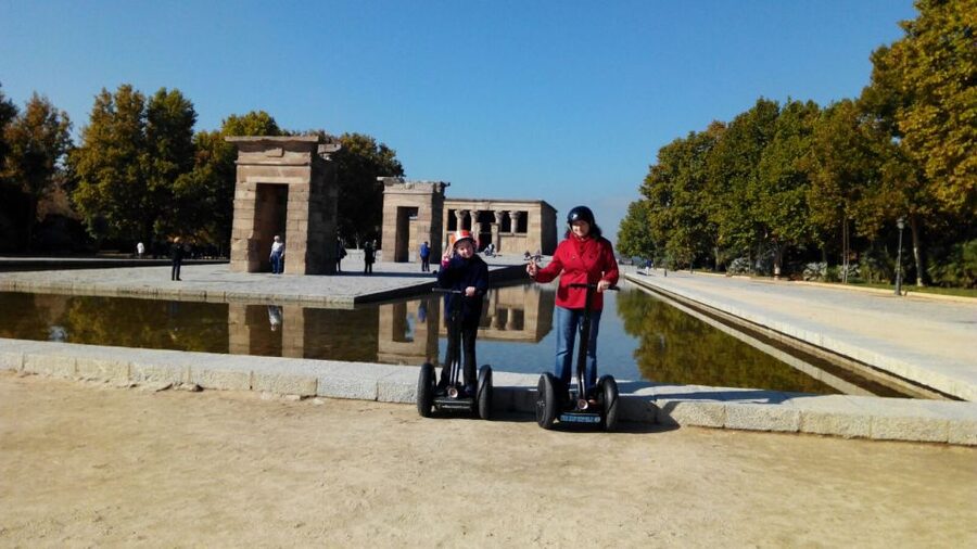 Madrid: 2-Hour Sightseeing Segway Tour - Meeting at Calle de Santiago 18 and getting ready to ride