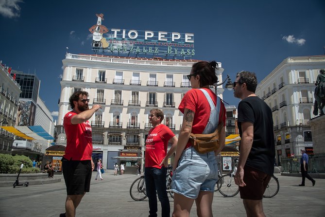 Madrid: 3 hour Guided Highlights Bike Tour with Optional Tapas - CaixaForum And The Old Power Station Look