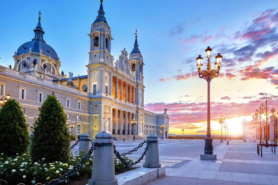 Madrid: Afternoon Royal Palace and Almudena Cathedral Tour - The Plaza de Oriente start, Felipe IV, and why the meeting point helps