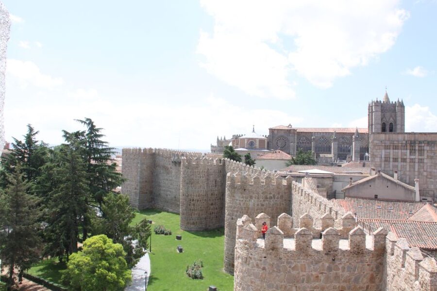 Madrid: Avila and Segovia Day Trip with Tickets to Monuments - Alcazar of Segovia: the castle-palace on a rocky crag