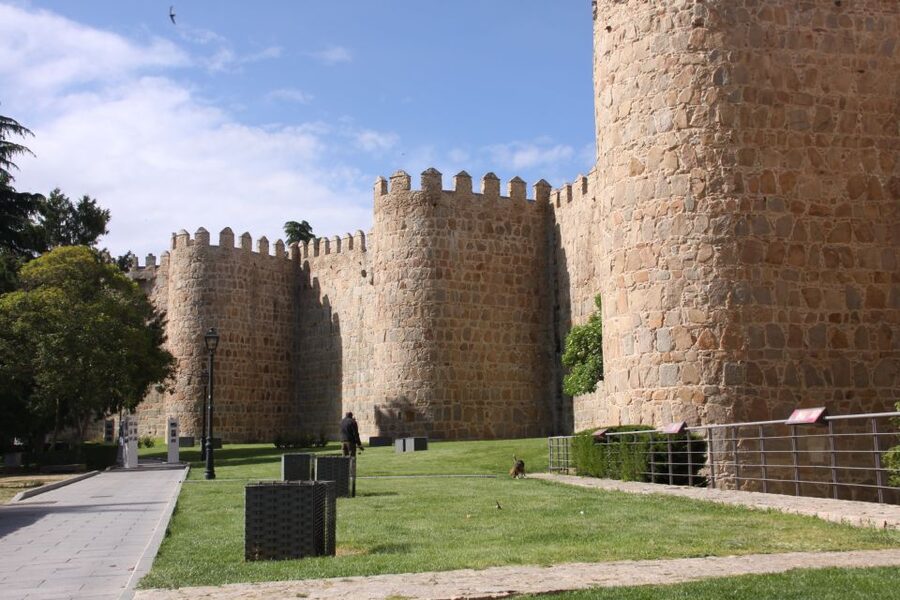Madrid: Avila and Segovia Day Trip with Tickets to Monuments - How the 9-hour day trip runs from Madrid