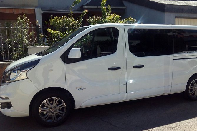 Madrid Barajas Airport Private Transfer To Madrid City - English support and mobile ticket, small comforts that add up