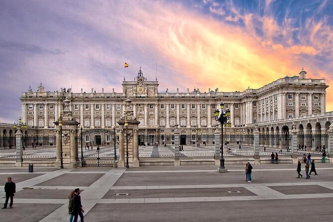 Madrid Best Walking Tour: Old city and Royal sites - Hilltop Perspectives at Parque del Oeste and City-Born Context