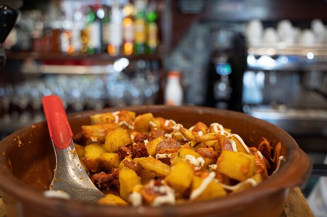 Madrid by Night: Tapas Crawl, Local Drinks & Hidden Gems - The guide factor: why this crawl often feels effortless