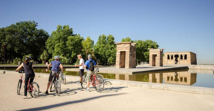 Madrid City Guided Bike/E-Bike Tour for Small Groups - Getting oriented fast at Plaza de España